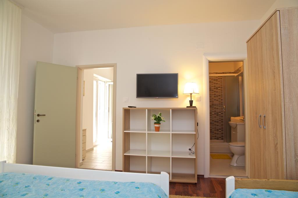 Antonija Apartments With Pool Biograd Na Moru Bagian luar foto